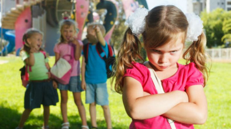 علامات تدل على مشاكل نفسية لدى طفلك.. انتبهي لها؟!