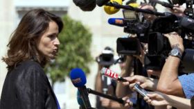 17 سياسية ووزيرة فرنسية يطاردن السياسيين المتحرّشين جنسيا