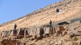 الجزائر تغلق منفذا للتهريب مع المغرب