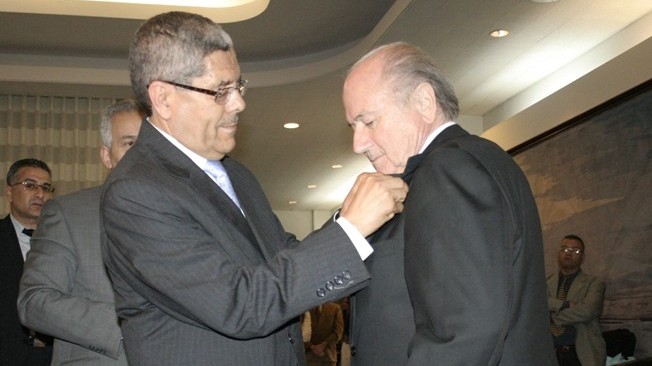 FIFA President Sepp Blatter receives high Algerian distinction