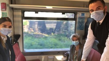 L’Ambassadeur des Pays-Bas prend le train de la SNTF pour se rendre à Oran !