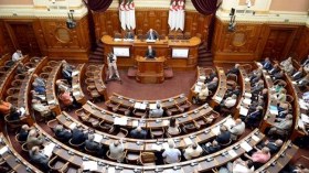 مجلس الأمة يصادق على نص القانون المتعلق بالطيران المدني