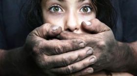 عصابة أشرار تخطف فتاة من خطيبها بتبسة