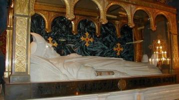 بين الأب دونا النڤريني الأمازيغي والقديس أوغستين الروماني