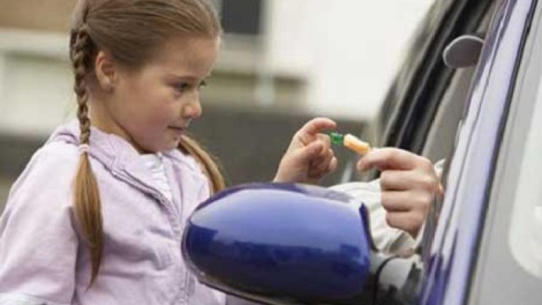 الجزائر: محاكمة 13 متهما باختطاف أطفال وتهريبهم إلى فرنسا