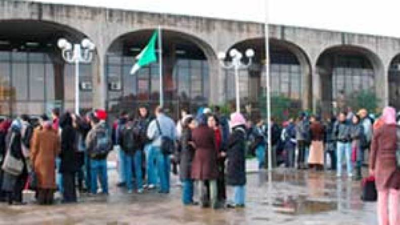 إضراب وطني لمساعدي التربية يوم 6 ماي واعتصامات أمام مقر الوزارة