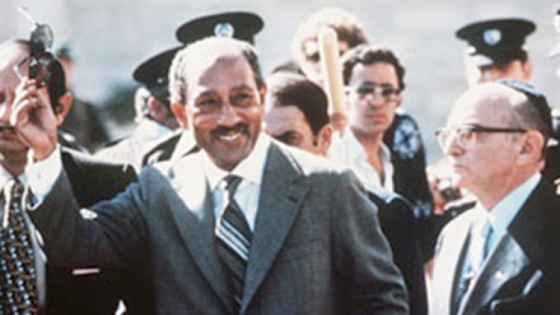 إسرائيل تنشر وثائق سرية عن زيارة السادات إلى القدس