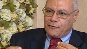 إنزال العلم الإسرائيلي عمل وطني لكن مهاجمة السفارة اعتداء غير مبرر