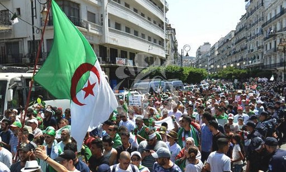 Le Hirak revendique un changement radical, le président Tebboune promet la “Nouvelle République”