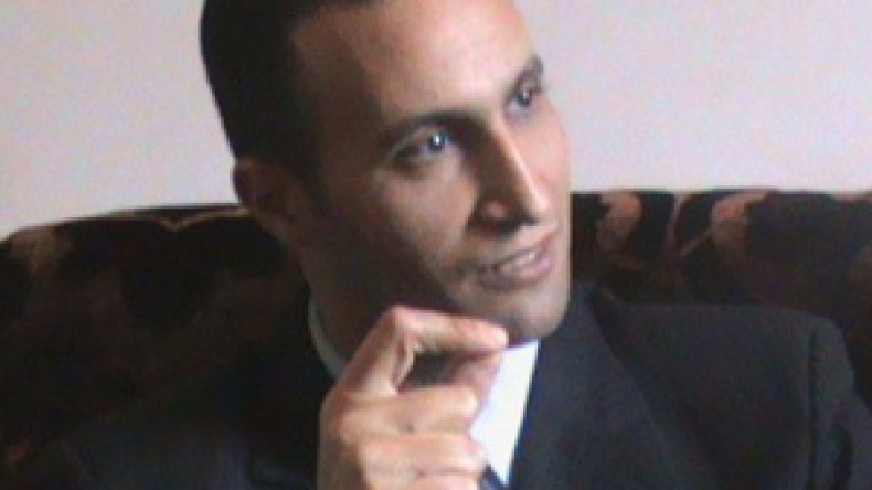 يجب إجراء حوار موسع بين رموز المعارضة دون إقصاء