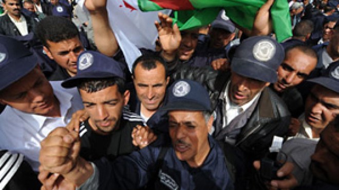 “الباتريوت” يتمسكون بالاعتصام المفتوح ويرفضون “وساطة” البرلمان