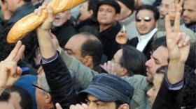 ابنهم‭ ‬اعتدى‭ ‬على‭ ‬قاصر‭ ‬فشلّوا‭ ‬المدينة‭ ‬وطالبات‭ ‬يضربن‭ ‬من‭ ‬أجل‭ ‬الياغورت