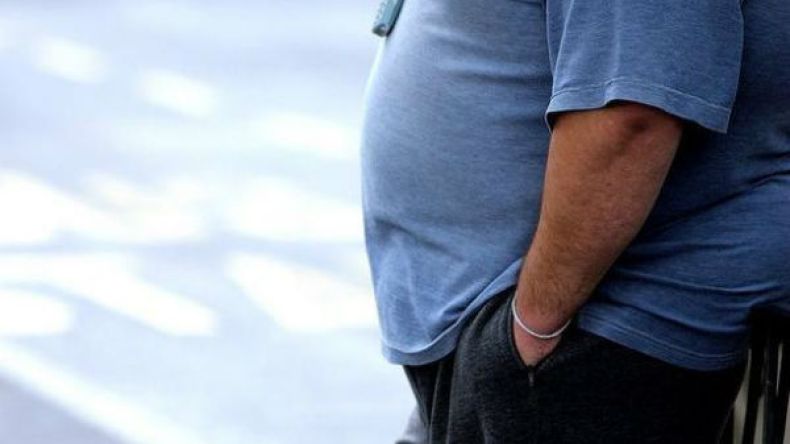 الأب البدين يعرض بناته للإصابة بسرطان الثدي!