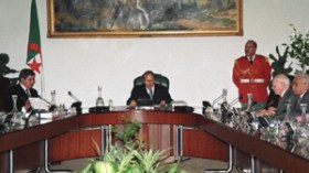 بوتفليقة : ” المظاهرات  الأخيرة  تعبير  عن  قلق  المواطن  وقنوطه “