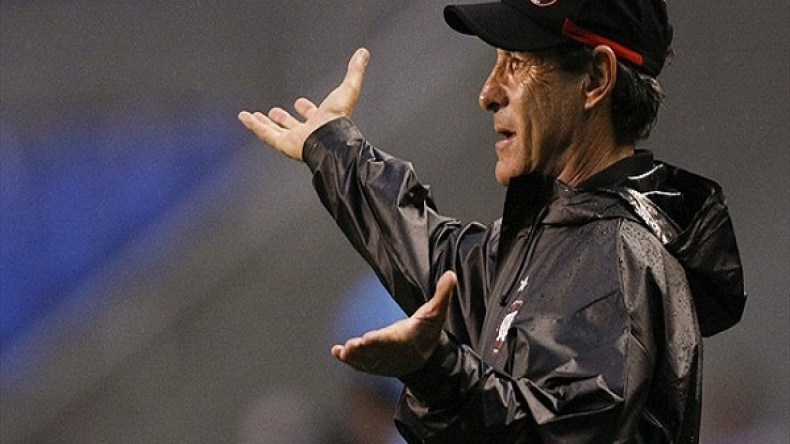 البرازيلي كاريجياني مدربا جديدا لزياني وخوخي