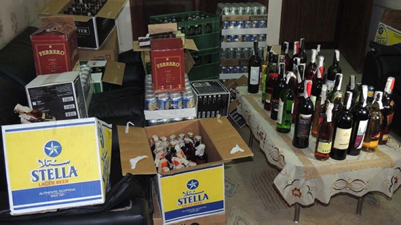 والي باتنة يوقف موظفا تواطأ مع بائع خمور لم يدفع 12 مليارا للضرائب