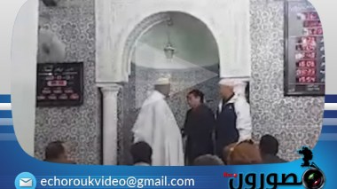 رجل صيني يعتنق الإسلام بالمسجد العتيق في تقرت