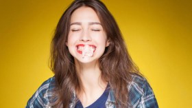 6 تصرّفات مرفوضة في الـ”اتيكيت” تجنبيها