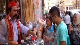 بائع مثلجات فريد من نوعه