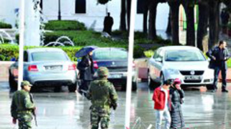 عفو عام وفصل الحزب الحاكم عن الدولة ورفع الحظر عن الأحزاب