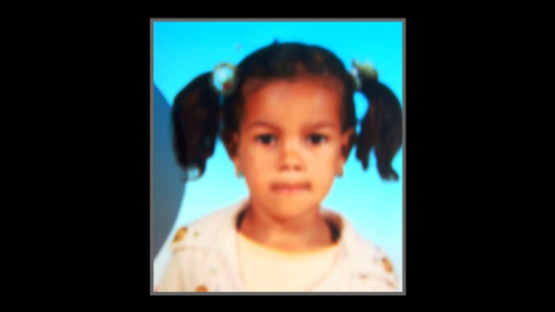 سناء كانت تنتعل حذاء ممزقا يوم الجريمة ومعلّمتها وعدتها بشراء واحد جديد