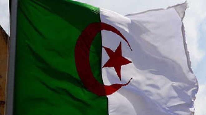 المطرودون‭ ‬من‭ ‬ليبيا‭ ‬غاضبون‭ ‬من‭ ‬السفارة‭ ‬الجزائرية‭ ‬بطرابلس