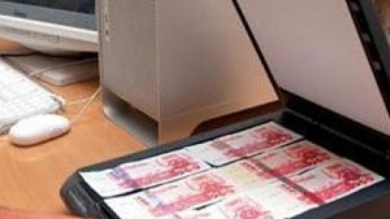 أمن‭ ‬مستغانم‭ ‬يطيح‭ ‬بشبكة‭ ‬توظف‭ ‬فتيات‭ ‬لترويج‭ ‬عملة‭ ‬المزوّرة