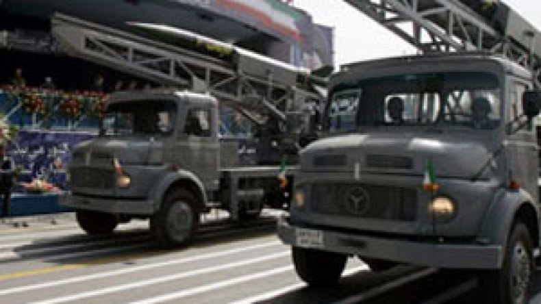 ديلي تلغراف: انفجار يدمر قافلة إمدادات إيرانية إلى حزب الله