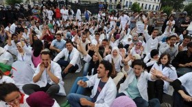 وزراء في فم المدفع!