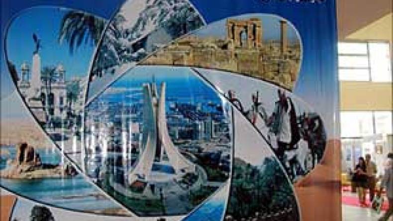الوكالات السياحية تطالب غلام الله يتعجيل طرح المناقصة الخاصة بالحج