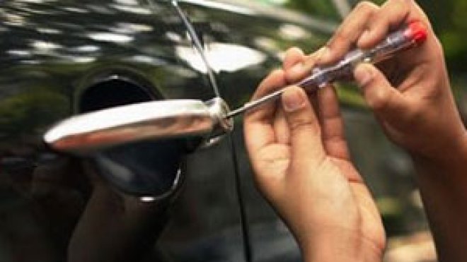 شبكة‭ ‬لسرقة‭ ‬السيارات‭ ‬تستدرج‭ ‬أصحابها‭ ‬إلى‭ ‬الملاهي‭ ‬