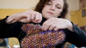 فن التشكيل بالأقلام.. إبداع يتجاوز حدود العقل