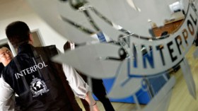 الأنتربول يوقف مغتربا بتلمسان لسرقته محلا للألماس بسويسرا