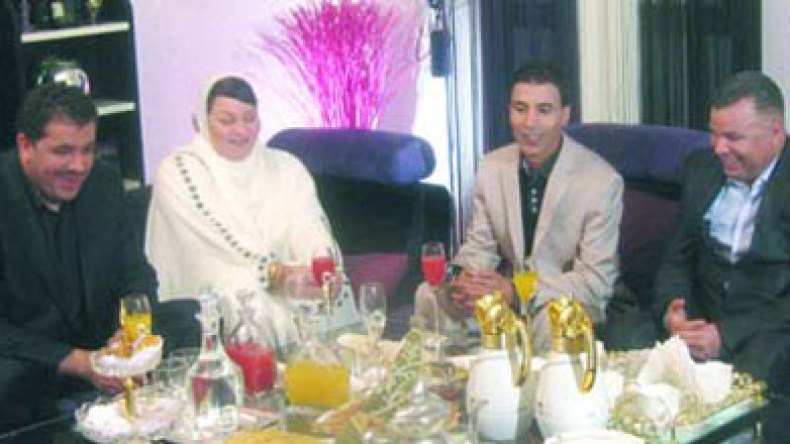 الشابة خيرة: لم أخلع الحجاب وجاهل من أهدر دمي