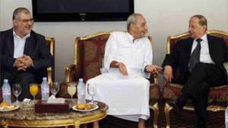 فرقاء الأزمة اللبنانية يسابقون الزمن من أجل إيجاد المخرج