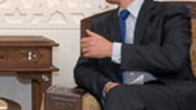 موفد خاص من الإليزيه لإقناع القذافي