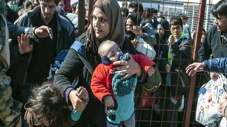 استفتاء في هنغاريا حول إعادة توزيع اللاجئين في أوروبا