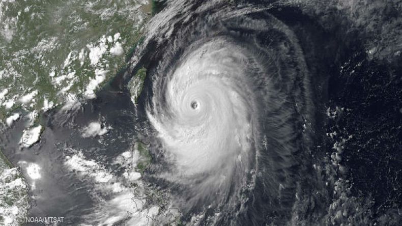 اليابان تستعد لإعصارين شمال ووسط البلاد