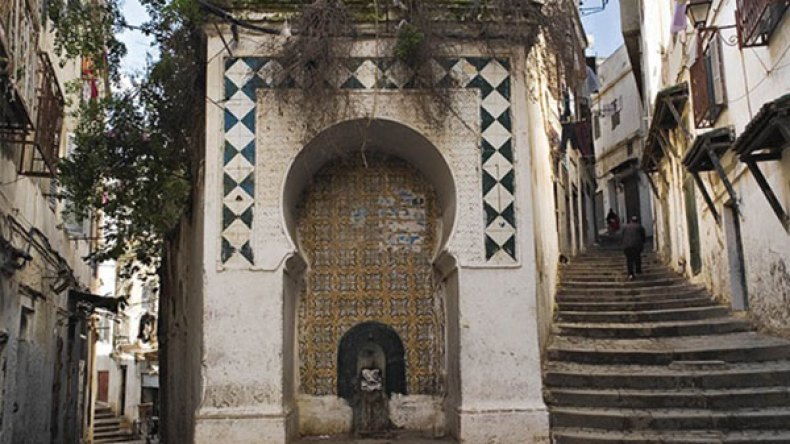 منابع القصبة.. عيون هدمت وأخرى صامدة