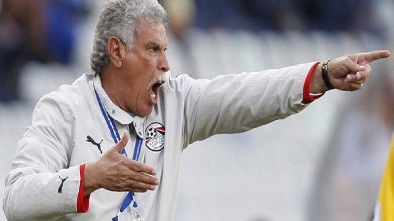 شحاتة: مبارك هنأنا برباعية الجزائر