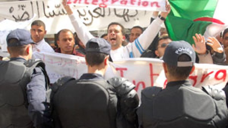 ربع‭ ‬مليون‭ ‬شاب‭ ‬يثورون‭ ‬ضد‭ ‬‮”‬بقشيش‮”‬‭ ‬عقود‭ ‬ما‭ ‬قبل‭ ‬التشغيل