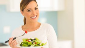 اخسري وزن الشتاء واربحي حيوية الربيع مع هذا النظام الغذائي