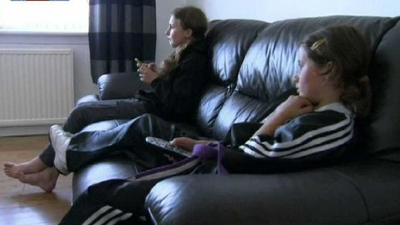 الجلوس الطويل يسبب “السكري والقلب”