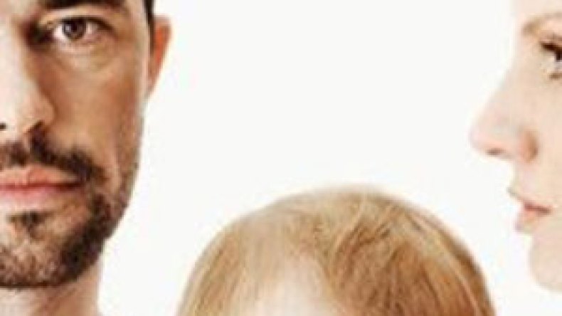 الأم تنفي محاولة تنصير ابنيها