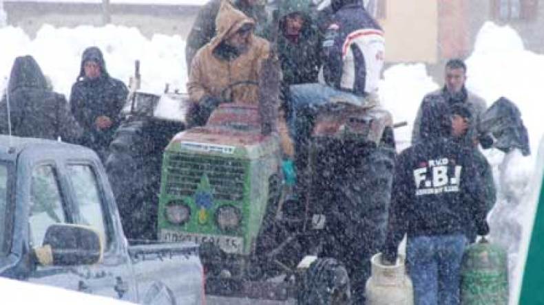 الولايات المعزولة تطلب النجدة