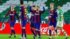 عيسى ماندي ينهزم رفقة بيتيس على يد برشلونة