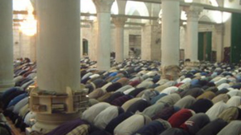 خريجو الزوايا يهددون بمقاطعة صلاة التراويح رمضان المقبل