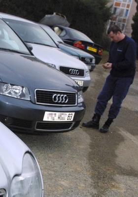 Des agents de sécurité impliqués dans le vol de voitures revendues en pièces détachées