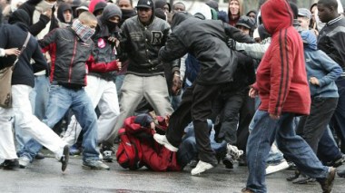 Bagarres, armes blanches, cocktail-molotov… l’artillerie des Algériens pendant le Ramadhan !