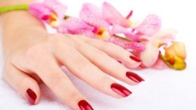 هكذا تحصلين على يدين ناعمتين وببياض الثلج؟!